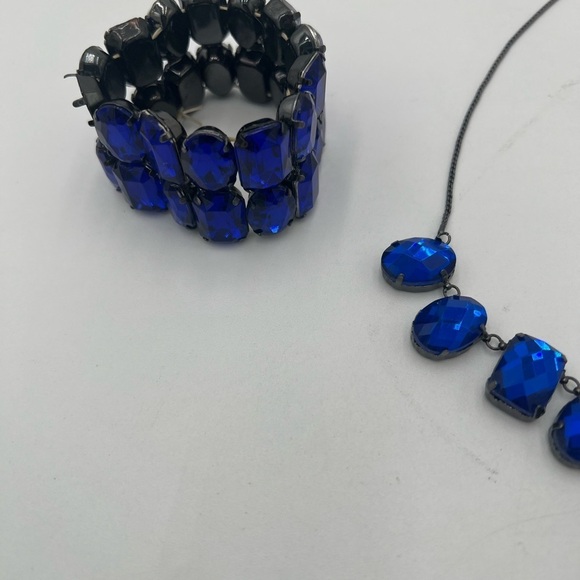 Elegant Vintage Blue Gemstone Necklace with Matching Bracelet – Lovely Pre-Loved - Picture 6 of 9